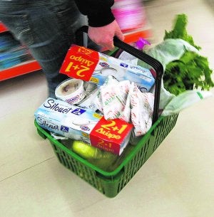 Grecia permite comida caducada