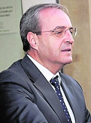 Moisés Jiménez. ::                             R. MOLINA