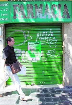 Un grupo de farmacias plantea medidas de presión para cobrar