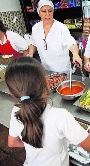 Alumnos de Primaria y ESO de los centros concertados tendrán becas de comedor