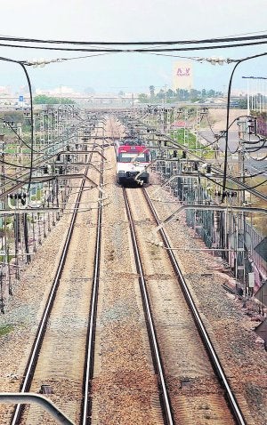 Los contratistas denuncian cláusulas abusivas en los concursos del corredor