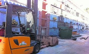 Varios nichos se desploman en la Vall por las filtraciones