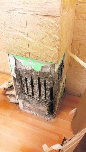 Vigas. Grietas longitudinales oxidadas halladas en viguetas del inmueble. ::                             LP
