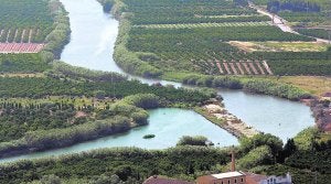 El azud de la Marquesa, en el tramo final del Júcar, antes de las obras del trasvase al Vinalopó. ::                             FRANCISCO GARCÍA