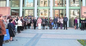 Dolor y rabia en la despedida de la mujer degollada en Aldaia