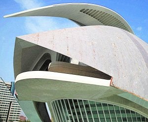 La cubierta de Les Arts sigue de esta manera a la espera de una solución. ::                             EFE/KAI FÖRSTERLING