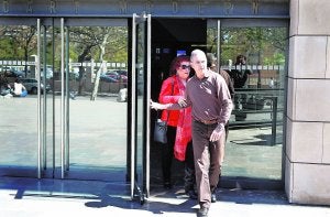 Consuelo Císcar, ayer a la salida del IVAM. ::                             SIGNES