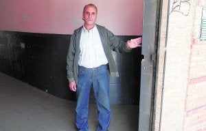 Saquean una finca de Alzira y se llevan la puerta de acceso y los cables de la luz