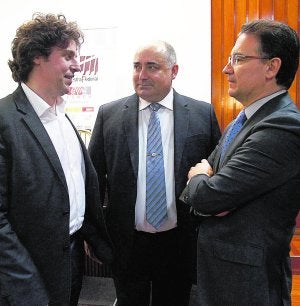 Cristóbal Soler, Josep Francesc Almería y el conseller de Gobernación Serafín Castellano. ::
IRENE MARSILLA