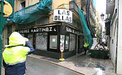 Fachada de la Tienda de las Ollas después de ser desalojada.