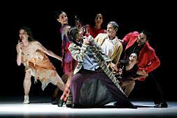 Ananda Dansa, en el teatro Principal.