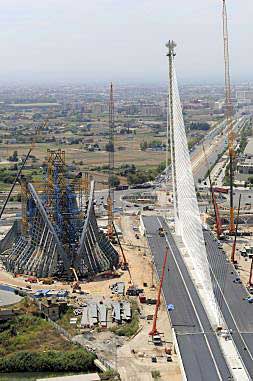 Panorámica del puente de l'Assut d'Or, ayer, prácticamente concluido.