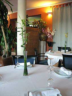 Restaurante Singapore Garden, situado en la Coveta Fumá de El Campello.