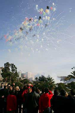 Mascletà de Año Nuevo, en el paseo de la Alameda.