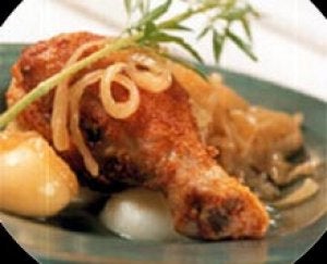 Muslitos de pollo con salsa de cebolla y vino