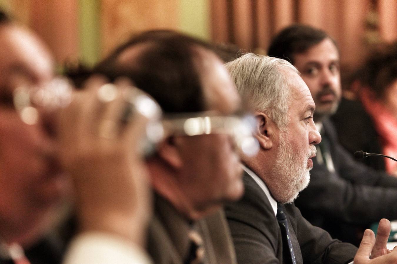 El ministro Arias Cañete participa en una conferencia sobre el agua