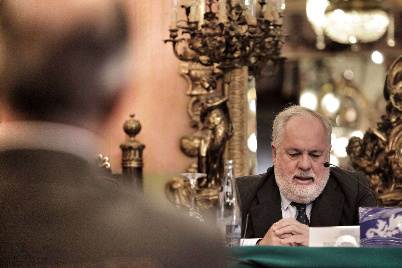 El ministro Arias Cañete participa en una conferencia sobre el agua