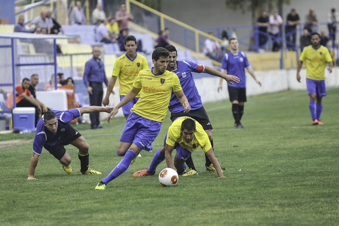 Imágenes del partido Orihuela-Paterna disputado en Los Arcos