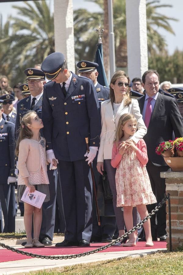 Los Príncipes presiden las bodas de plata de su promoción de la AGA