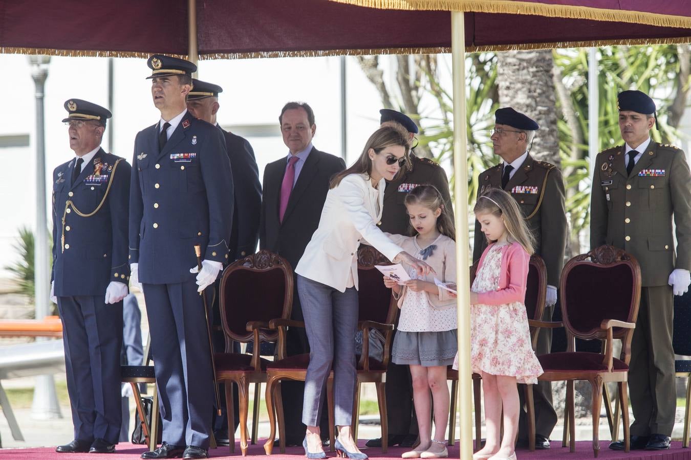 Los Príncipes presiden las bodas de plata de su promoción de la AGA