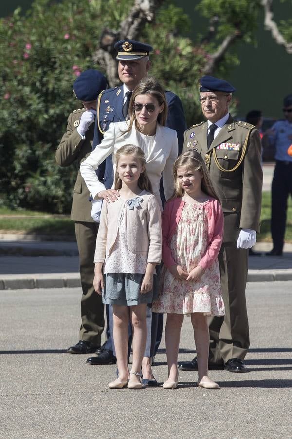 Los Príncipes presiden las bodas de plata de su promoción de la AGA