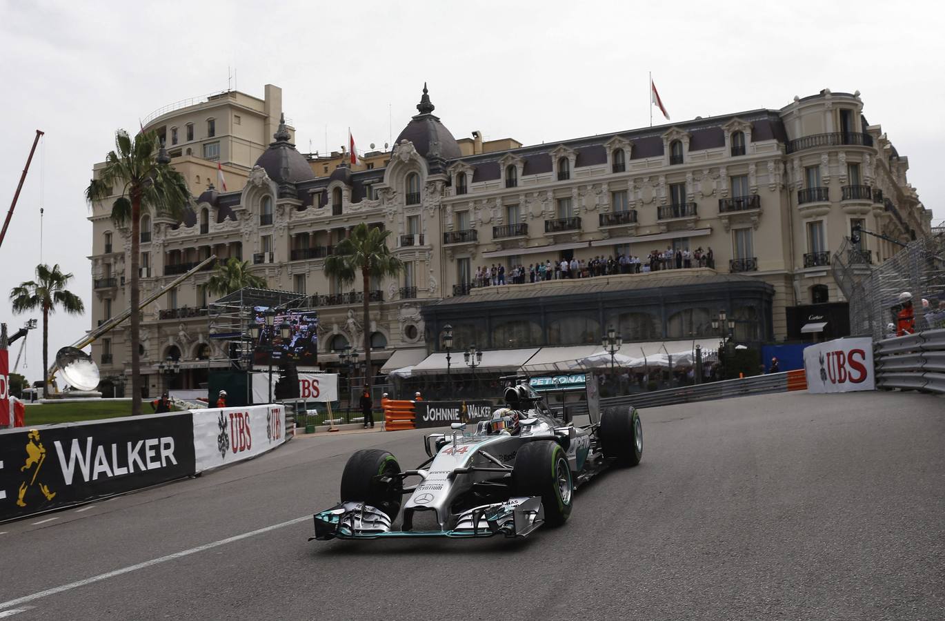 Lewis Hamilton de Mercedes AMG GP. Pilotos y equipos entrenan en Montecarlo para la gran carrera de Mónaco.