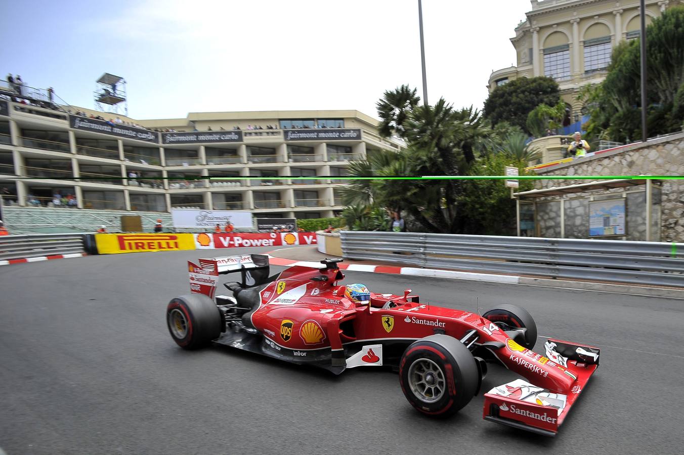 Fernando Alonso de Ferrari. Pilotos y equipos entrenan en Montecarlo para la gran carrera de Mónaco.