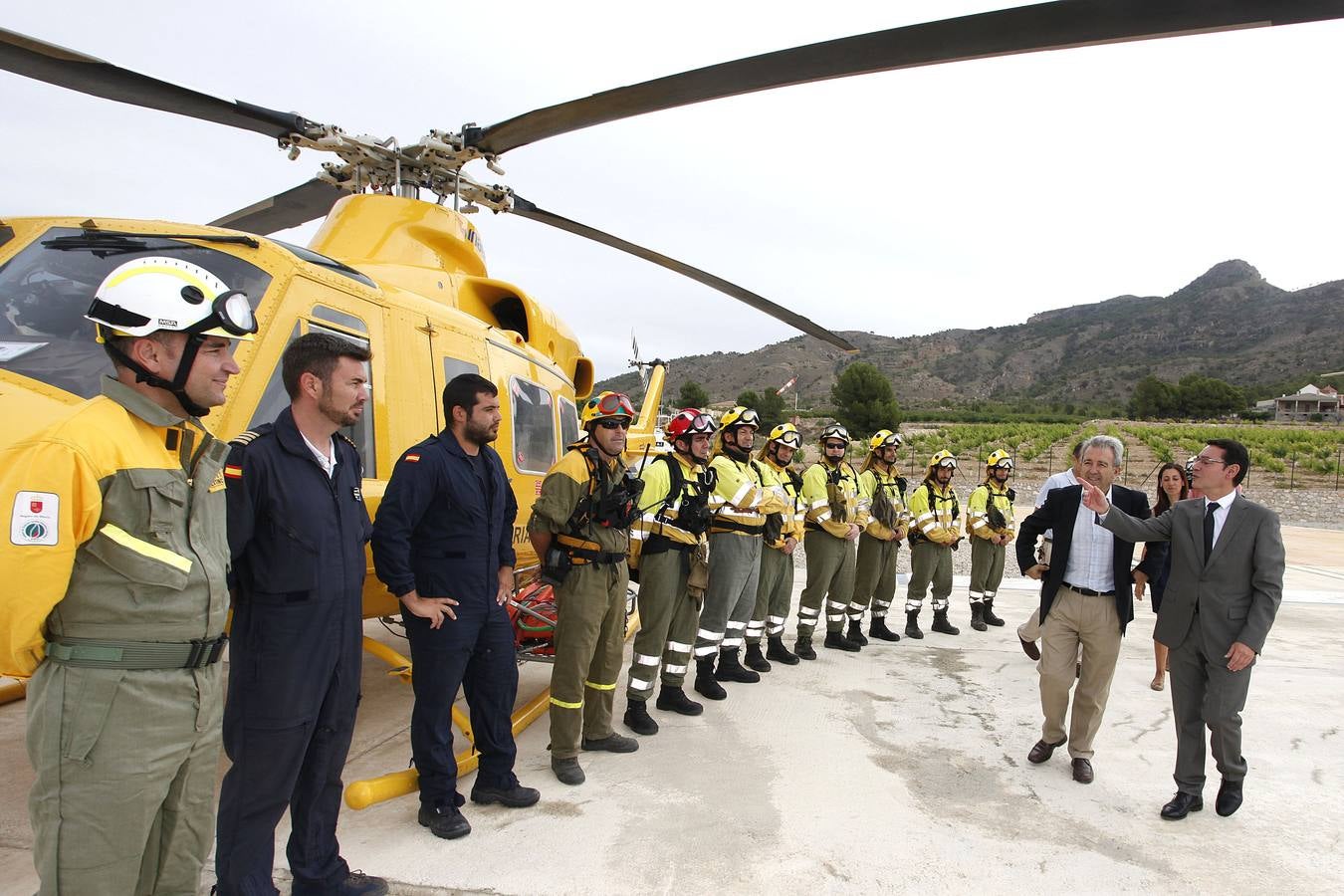 Más de 400 efectivos, en alerta contra el fuego