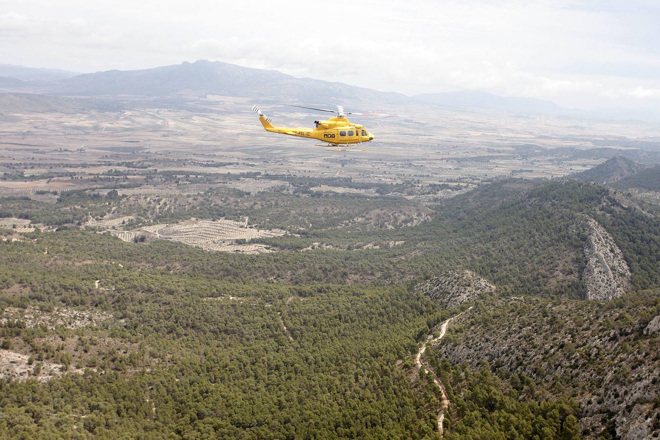 Más de 400 efectivos, en alerta contra el fuego