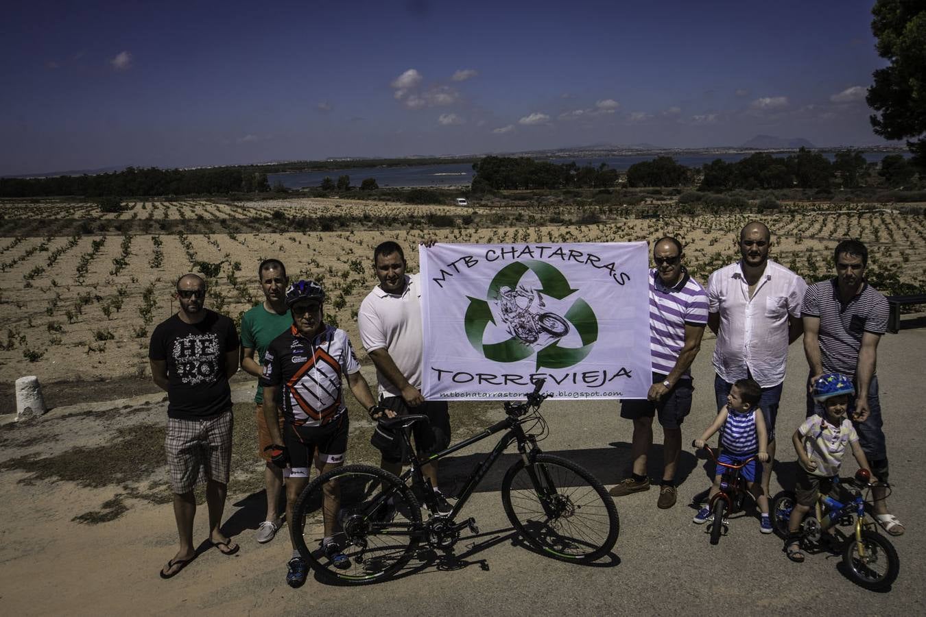 El club ciclista vigila Las Lagunas de La Mata