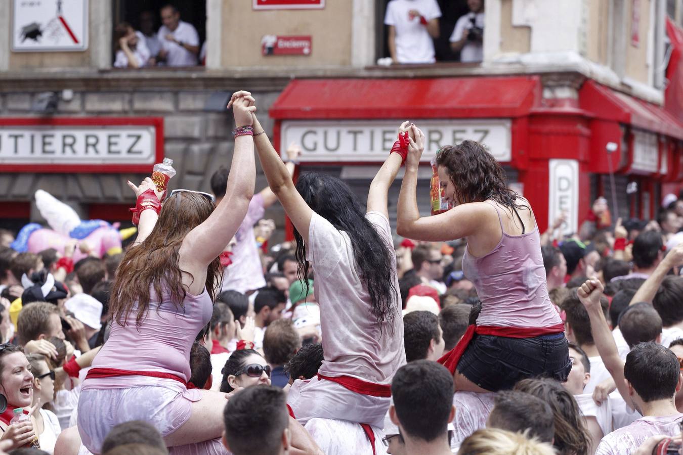 El chupinazo abre las fiestas de San Fermín