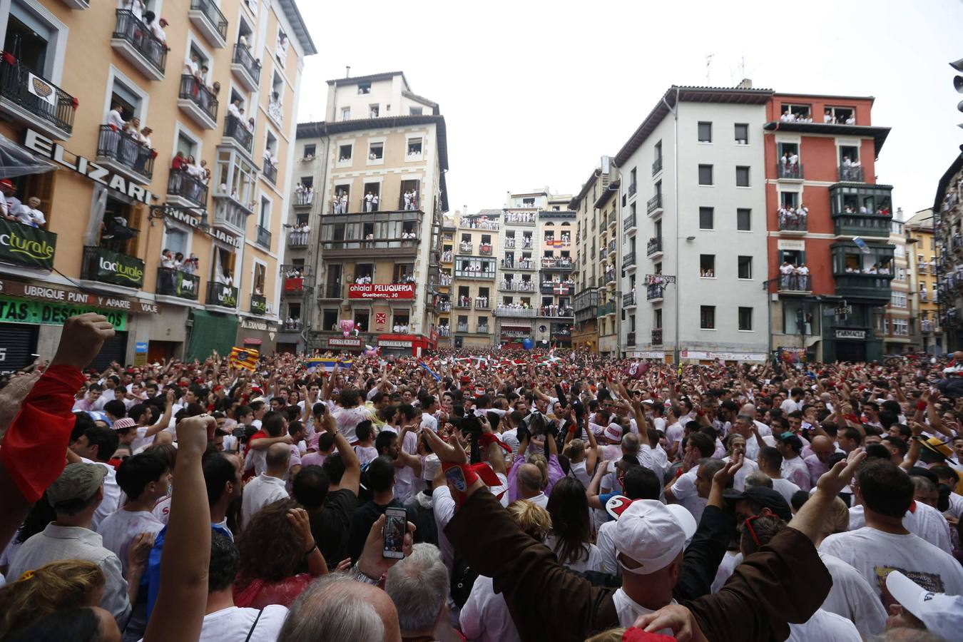 El chupinazo abre las fiestas de San Fermín