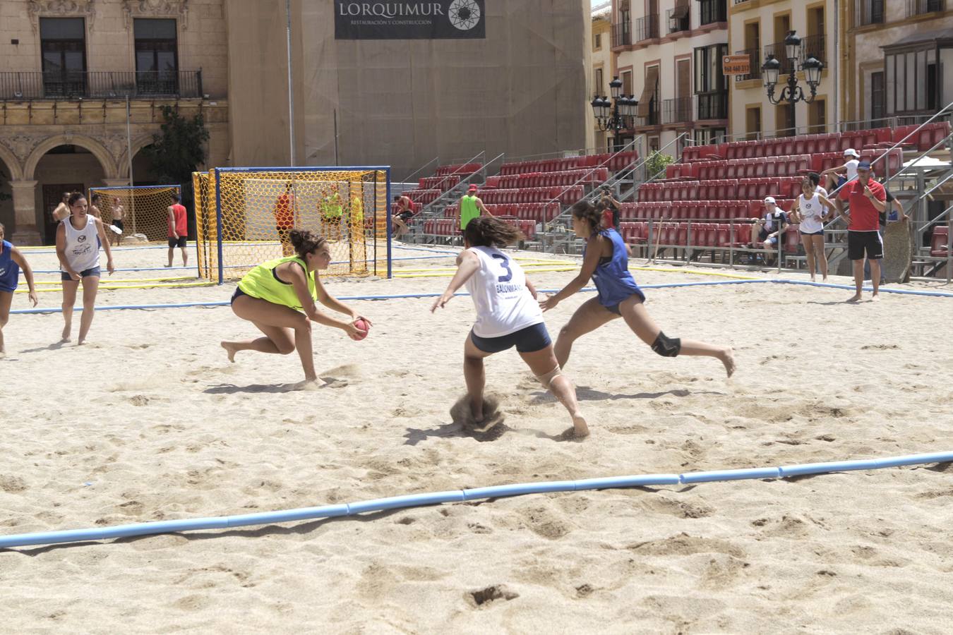 Entrenamiento de la selección españonal juvenil de balonmano-playa