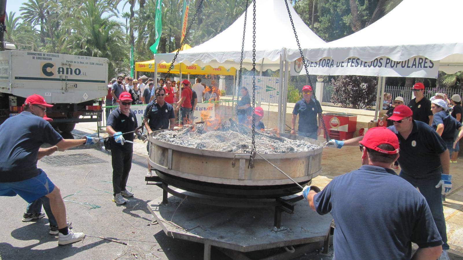 XXXVI Concurso de Arroz con Costra y Paella gigante en Elche