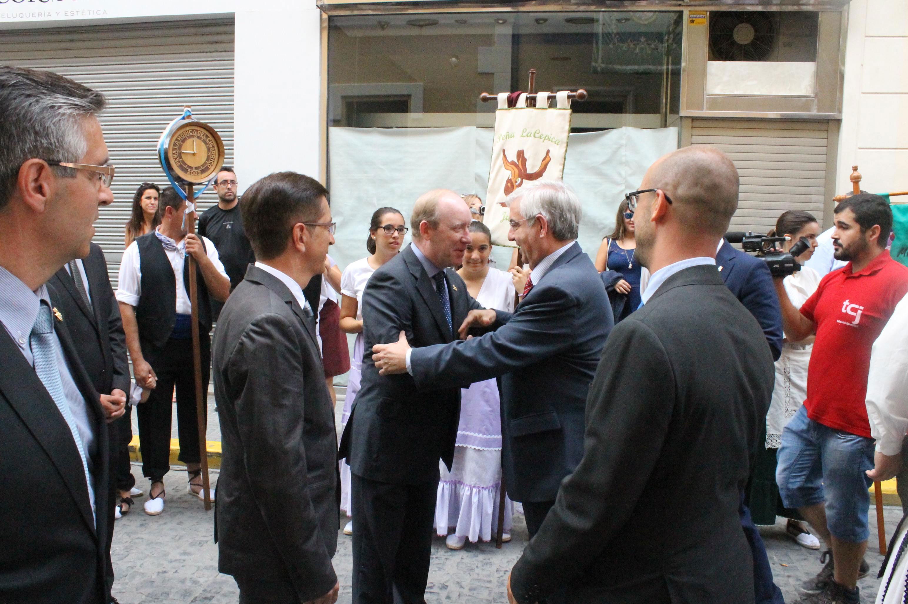 El Ayuntamiento acoge el acto oficial de hermanamiento entre las Fiestas de Jumilla y Requena