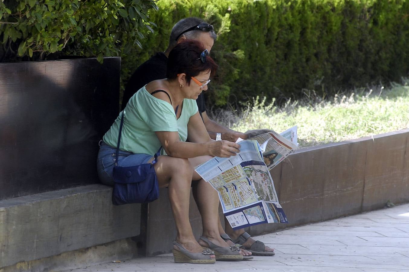 Los turístas visitan el Parque Municipal de Elche