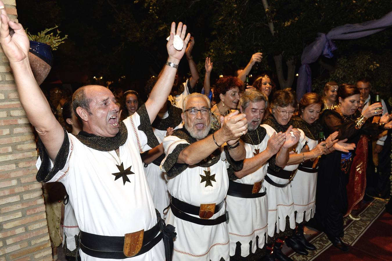 Moros y Cristianos dan incio a sus fiestas con una cena medieval