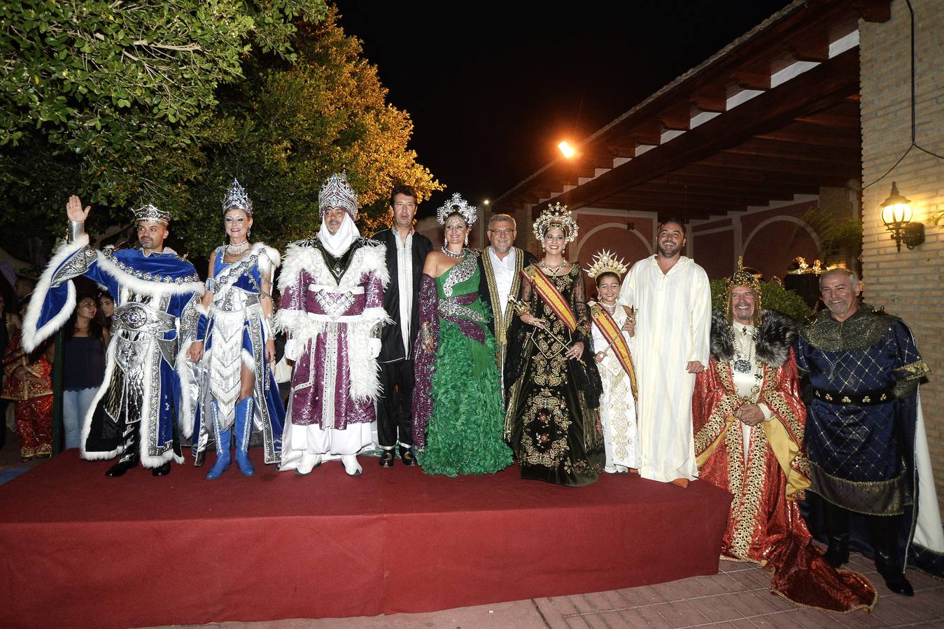 Moros y Cristianos dan incio a sus fiestas con una cena medieval