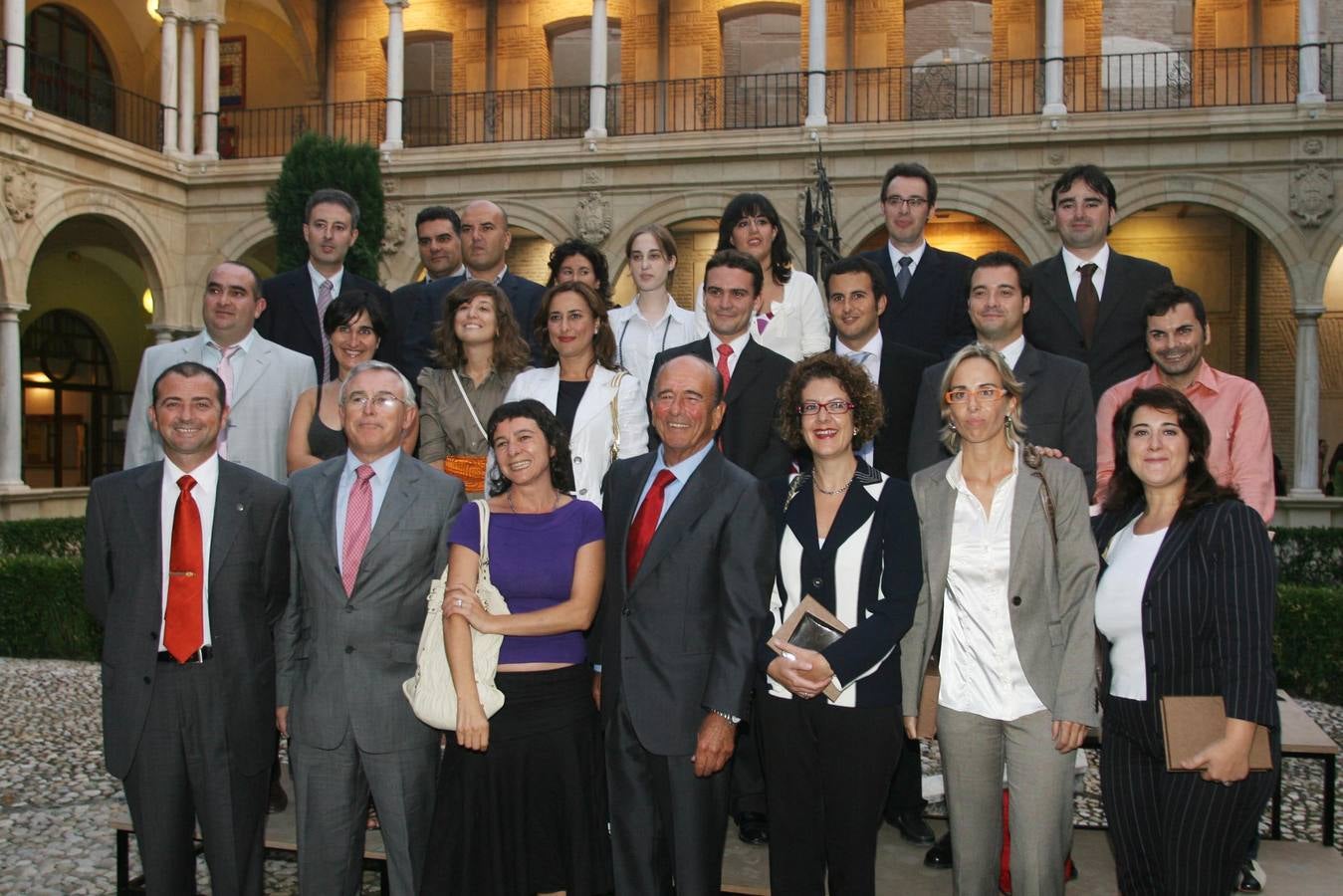 Botín, en la reunión de representantes de 20 promociones de becarios Erasmus en Murcia.