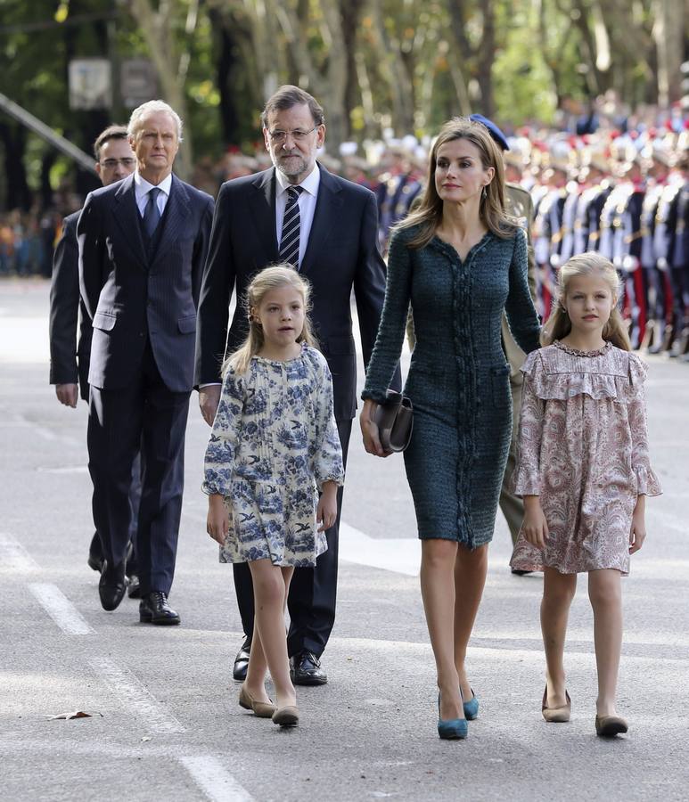 Los Reyes presiden su primer desfile de la Fiesta Nacional