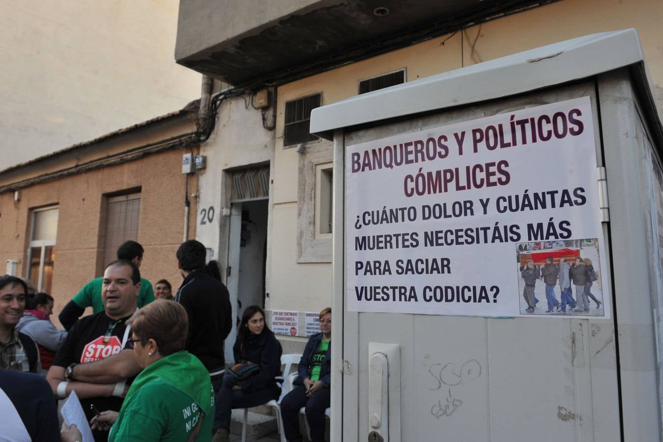 Una familia de Javalí Nuevo evita el décimo desahucio