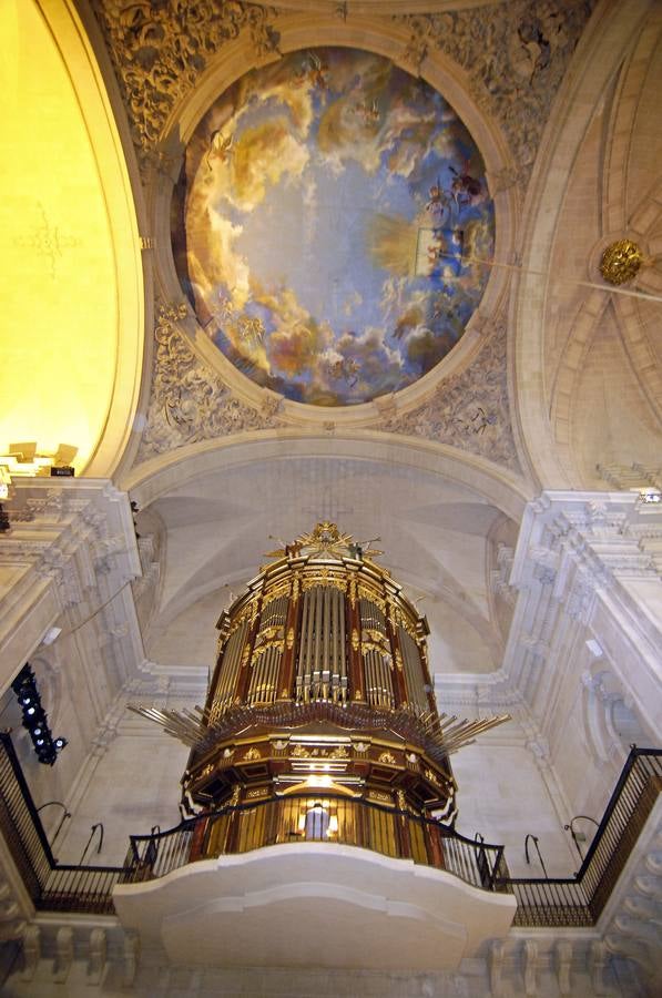 El rector Jesús Tadeo Pastor, portaestandarte del Misteri d&#039;Elx en otoño