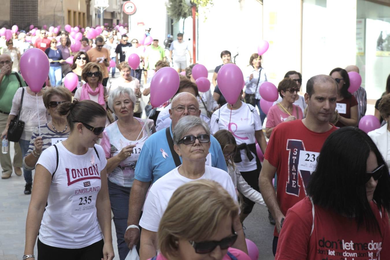 Lorca se viste de rosa contra el cáncer de mama