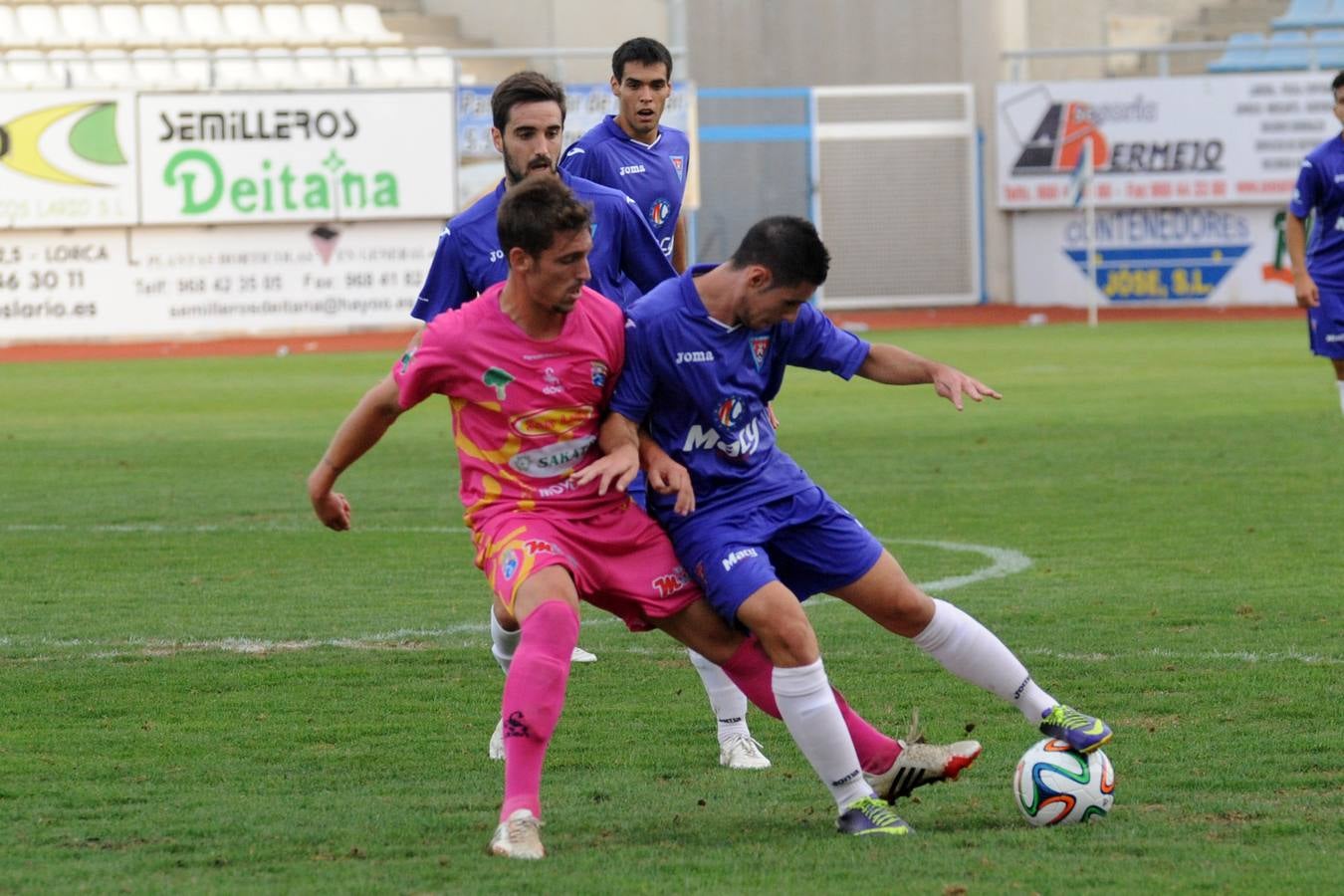 Joselu hace sumar tres puntos a La Hoya (1-0)