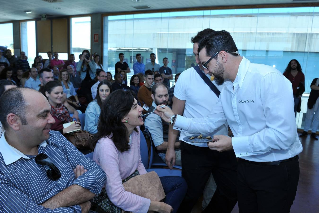 Quique Dacosta invita a comer con las manos