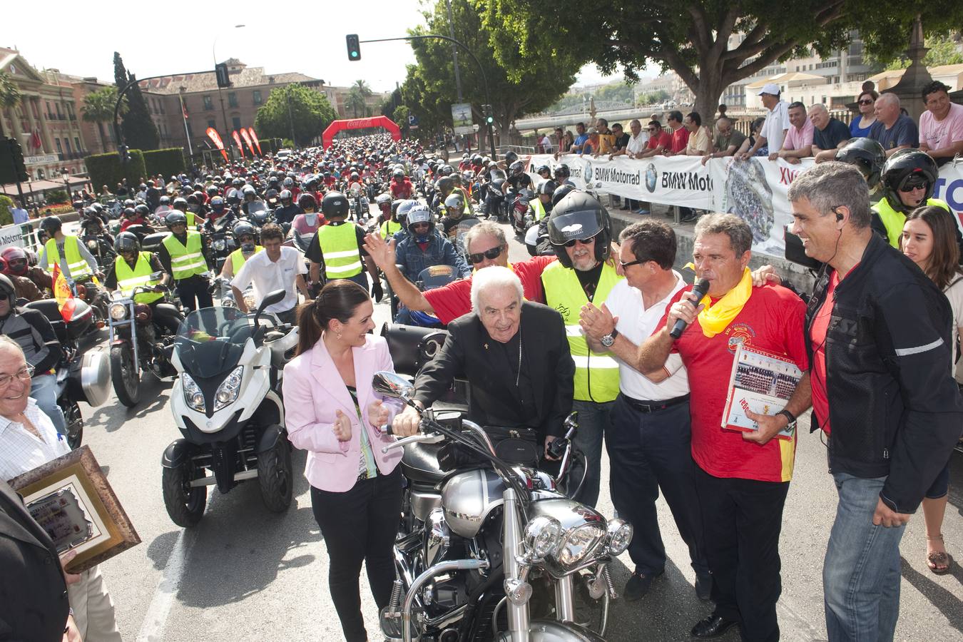 Salida desde Murcia de la XVII Ruta Mototurística, a la que asistió Javier Azagra, en 2012.