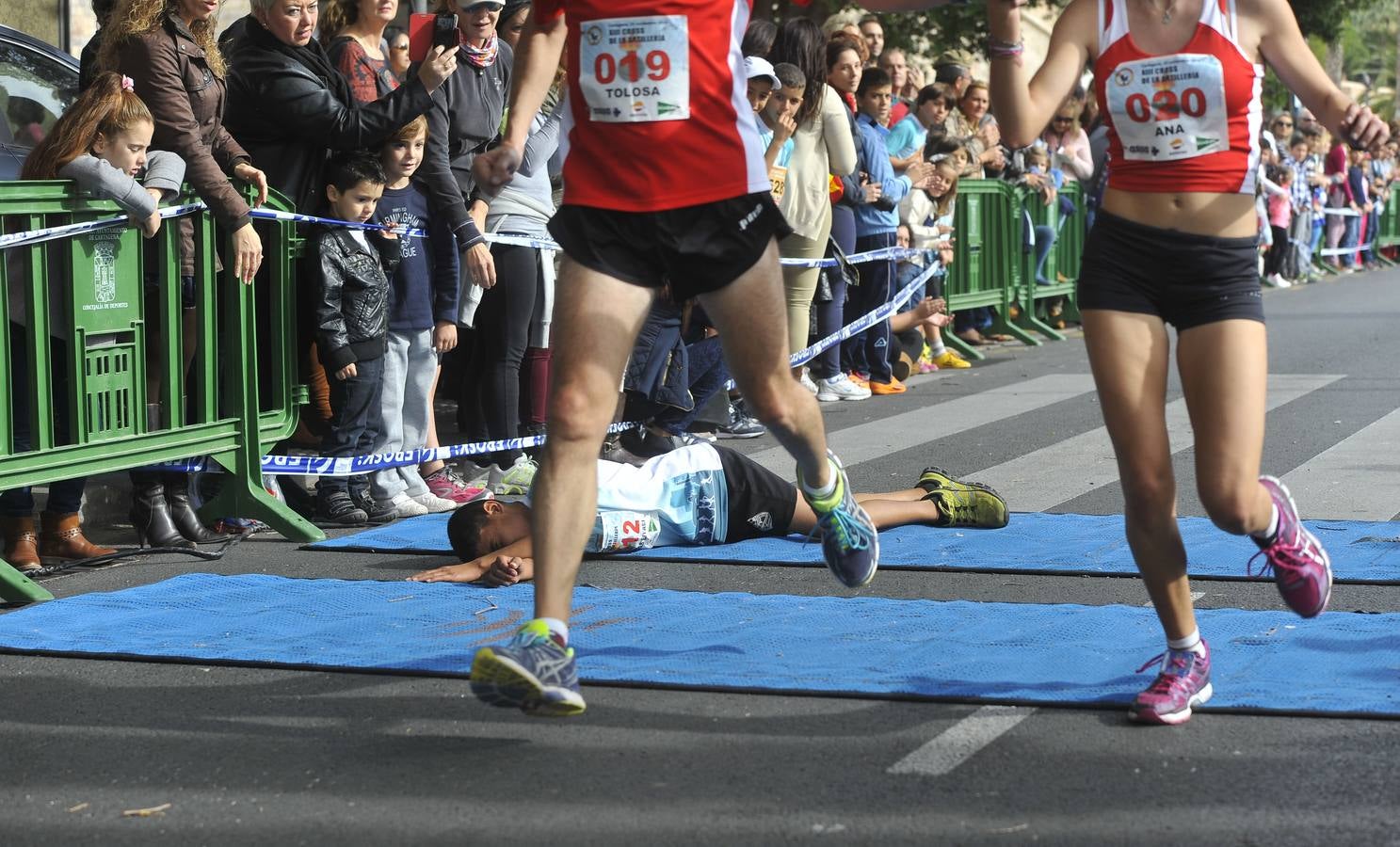 Más de 4.000 corredores en el Cross de la Artillería