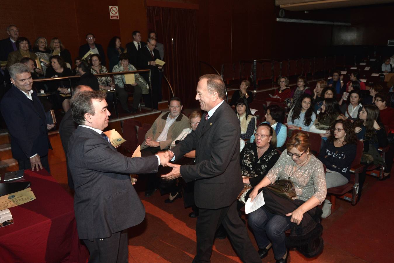 Entrega de diplomas a los profesores jubilados de ANPE