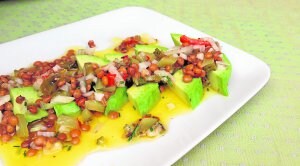 Ensalada de aguacate y lentejas