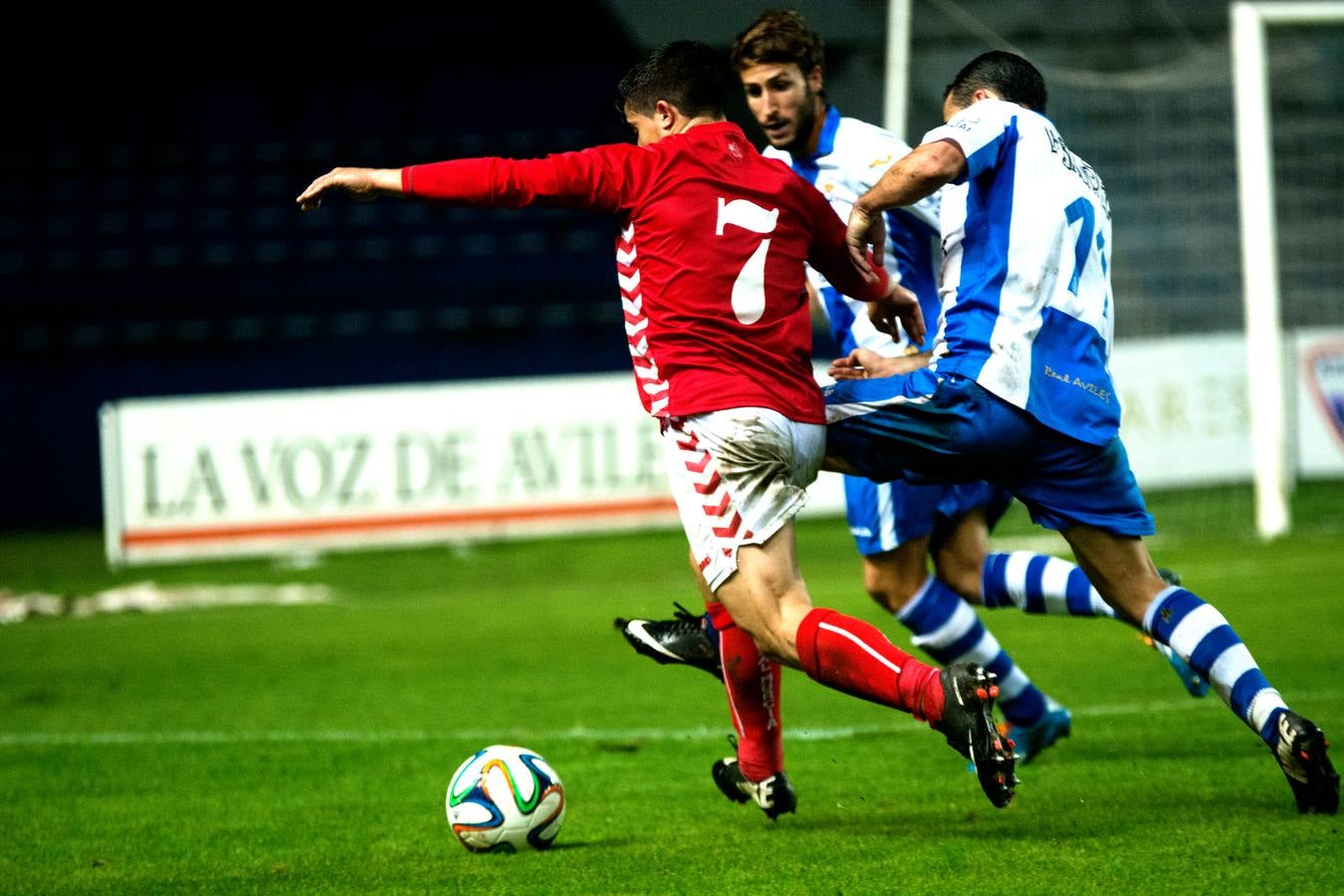 El Murcia se duerme en Avilés (1-0)